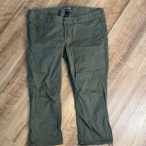 Olive capri